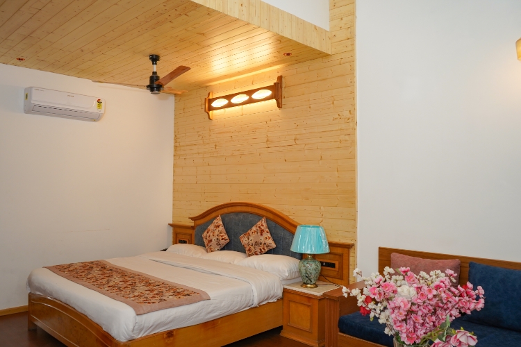 Neelesh Inn